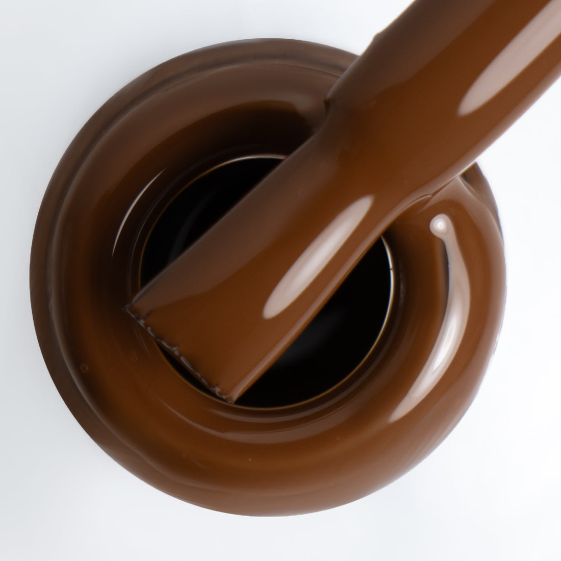 Gargalo e pincel a demonstrar a cor
