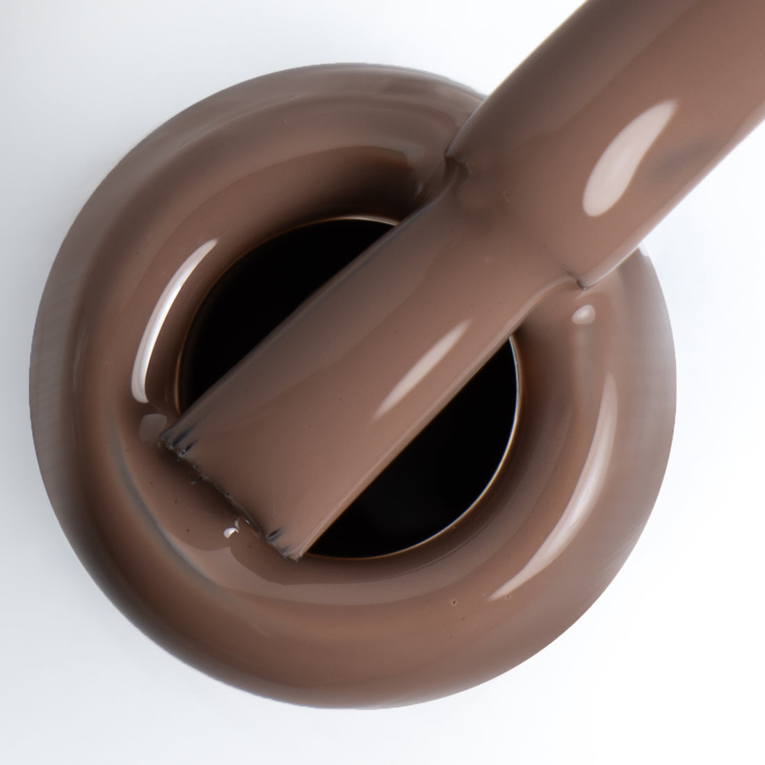 Gargalo e pincel a demonstrar a cor