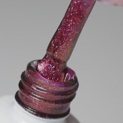 Pincel a sair do boião a mostrar a cor